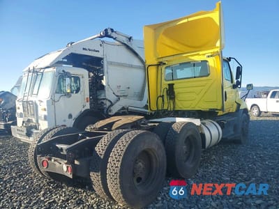 Czwarte zdjęcie samochodu z boku: 2018 INTERNATIONAL RH613 SEMI TRUCK VIN:3HSDWTZR8JN347160 - miniatura