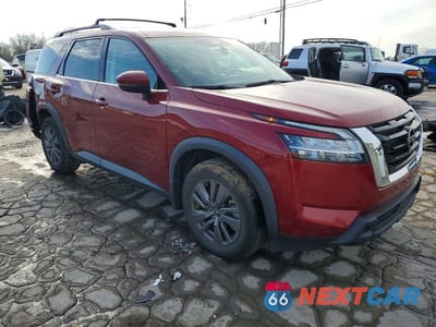 Czwarte zdjęcie samochodu z boku: 2022 NISSAN PATHFINDER SV VIN:5N1DR3BC2NC246646 - miniatura