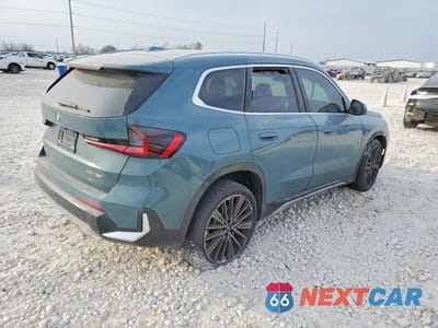 Trzecie zdjęcie samochodu z tyłu: 2025 BMW X1 XDRIVE28I VIN:WBX73EF07S5395720 - miniatura