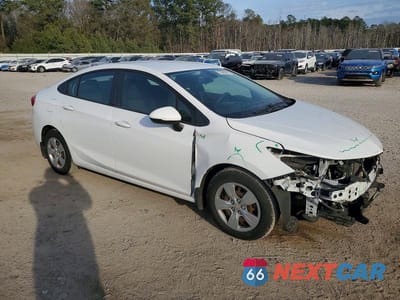 Czwarte zdjęcie samochodu z boku: 2017 CHEVROLET CRUZE LS VIN:1G1BC5SM7H7176987 - miniatura