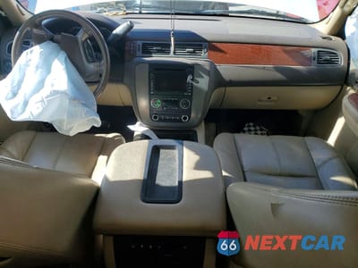 Zdjęcie 8 z 13 samochodu: 2008 GMC YUKON XL K1500 VIN:1GKFK16378R213051 - miniatura