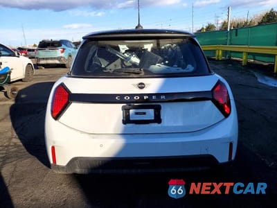 Zdjęcie 6 z 11 samochodu: 2025 MINI COOPER S VIN:WMW23GD00S2W69988 - miniatura