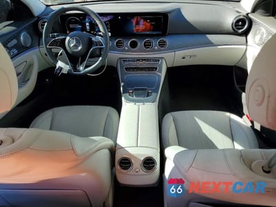 Zdjęcie 8 z 12 samochodu: 2023 MERCEDES-BENZ E 350 VIN:W1KZF8DB3PB125286 - miniatura