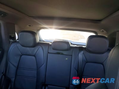 Zdjęcie 10 z 14 samochodu: 2025 PORSCHE CAYENNE SE HYBRID VIN:WP1AN2AY8SDA22182 - miniatura