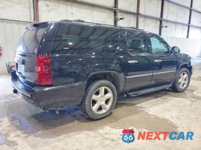 Trzecie zdjęcie samochodu z tyłu: 2014 CHEVROLET SUBURBAN K1500 LTZ VIN:1GNSKKE7XER135355 - miniatura