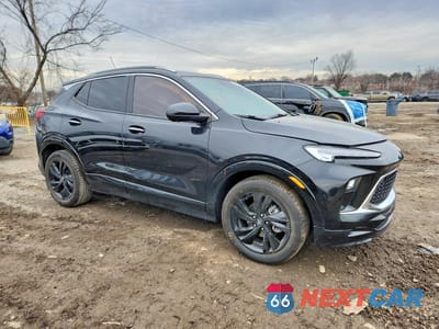 Czwarte zdjęcie samochodu z boku: 2024 BUICK ENCORE GX SPORT TOURING VIN:KL4AMDSL4RB038432 - miniatura