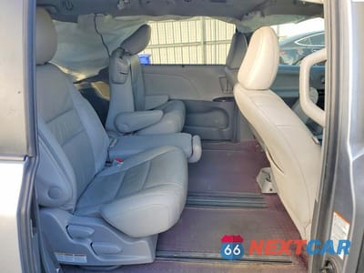 Zdjęcie 11 z 12 samochodu: 2016 TOYOTA SIENNA XLE 8-PASSENGER VIN:5TDYK3DC0GS724314 - miniatura