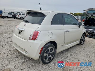 Trzecie zdjęcie samochodu z tyłu: 2017 FIAT 500 ELECTRIC VIN:3C3CFFGE4HT561448 - miniatura