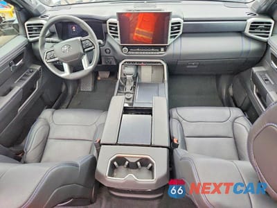 Zdjęcie 8 z 11 samochodu: 2025 TOYOTA TUNDRA CREWMAX PLATINUM VIN:5TFNC5DB5SX102328 - miniatura