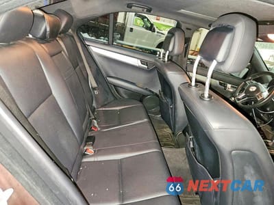 Zdjęcie 10 z 11 samochodu: 2012 MERCEDES-BENZ C 300 4MATIC VIN:WDDGF8BB0CF872096 - miniatura