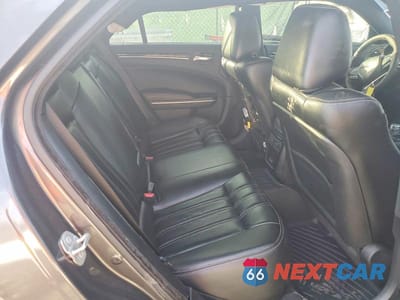 Zdjęcie 10 z 13 samochodu: 2023 CHRYSLER 300 S VIN:2C3CCABG0PH585211 - miniatura