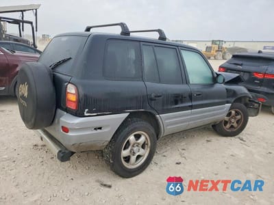 Trzecie zdjęcie samochodu z tyłu: 1998 TOYOTA RAV4 BASE VIN:JT3GP10V6W7040065 - miniatura