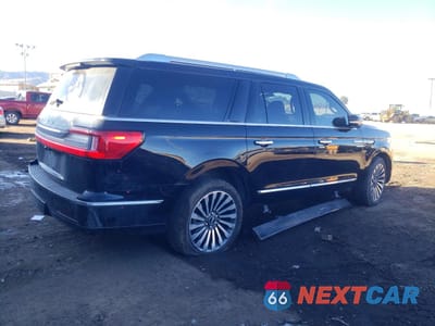 Trzecie zdjęcie samochodu z tyłu: 2018 LINCOLN NAVIGATOR L RESERVE VIN:5LMJJ3LT4JEL18922 - miniatura