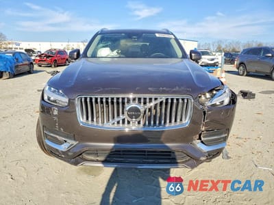Piąte zdjęcie samochodu w środku: 2023 VOLVO XC90 PLUS VIN:YV4L12PN6P1911152 - miniatura