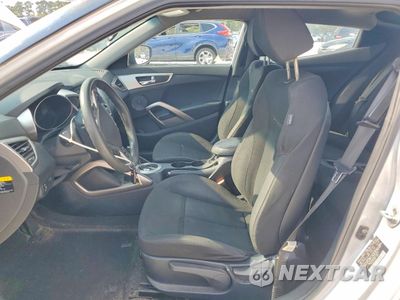 Zdjęcie 7 z 13 samochodu: 2016 HYUNDAI VELOSTER VIN:KMHTC6AD0GU298590 - miniatura
