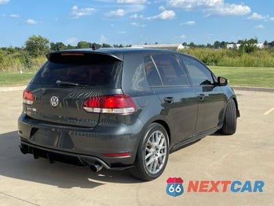 Czwarte zdjęcie samochodu z boku: 2013 VOLKSWAGEN GTI VIN:WVWHD7AJ4DW123732 - miniatura