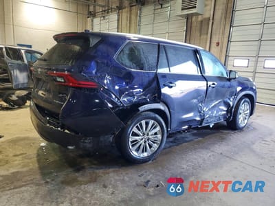 Trzecie zdjęcie samochodu z tyłu: 2026 TOYOTA GRAND HIGHLANDER PLATINUM VIN:5TDAAAB58TS117696 - miniatura