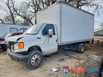 1998 FORD E450 BOX TRUCK 1FDXE47F8WHB48288 - główne zdjęcie licytacji z USA - miniatura