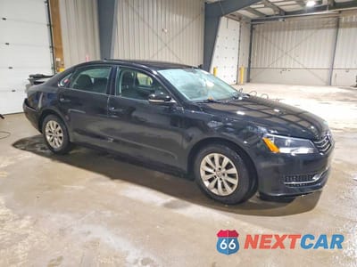 Czwarte zdjęcie samochodu z boku: 2015 VOLKSWAGEN PASSAT S VIN:1VWAT7A34FC002948 - miniatura