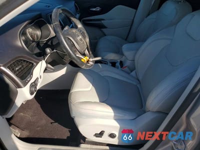 Zdjęcie 7 z 12 samochodu: 2019 JEEP CHEROKEE LIMITED VIN:1C4PJLDB8KD123243 - miniatura