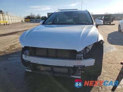 Piąte zdjęcie samochodu w środku: 2021 VOLVO XC60 T5 INSCRIPTION VIN:YV4102DL7M1886528 - miniatura