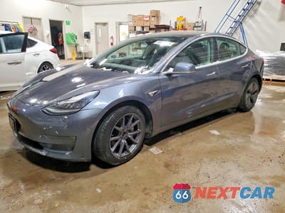 2018 TESLA MODEL 3 5YJ3E1EB4JF110261 - główne zdjęcie licytacji z USA - miniatura