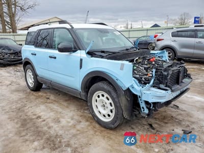 Czwarte zdjęcie samochodu z boku: 2023 FORD BRONCO SPORT HERITAGE VIN:3FMCR9G62PRD63942 - miniatura