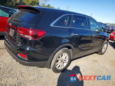 Trzecie zdjęcie samochodu z tyłu: 2019 KIA SORENTO L VIN:5XYPG4A35KG569496 - miniatura