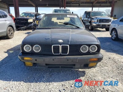 Piąte zdjęcie samochodu w środku: 1987 BMW 325 I VIN:WBABB1305H1929429 - miniatura