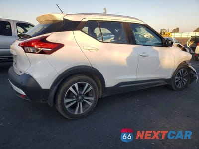 Trzecie zdjęcie samochodu z tyłu: 2020 NISSAN KICKS SR VIN:3N1CP5DV2LL484968 - miniatura