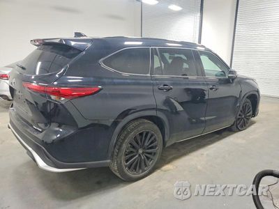 Trzecie zdjęcie samochodu z tyłu: 2023 TOYOTA HIGHLANDER XSE VIN:5TDKDRBH7PS000573 - miniatura