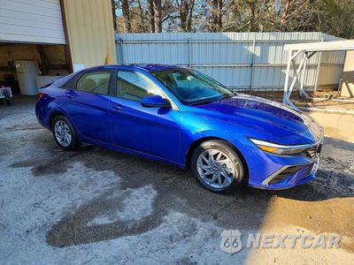 Czwarte zdjęcie samochodu z boku: 2024 HYUNDAI ELANTRA SEL VIN:KMHLM4DG3RU656808 - miniatura