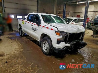 Czwarte zdjęcie samochodu z boku: 2025 CHEVROLET SILVERADO K1500 VIN:1GCPKAEK4SZ205344 - miniatura