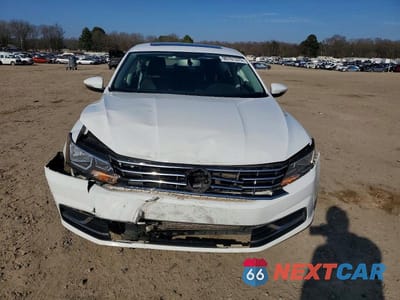 Piąte zdjęcie samochodu w środku: 2019 VOLKSWAGEN PASSAT VIN:1VWLA7A32KC008787 - miniatura
