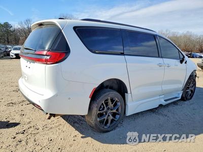 Trzecie zdjęcie samochodu z tyłu: 2023 CHRYSLER PACIFICA TOURING L VIN:2C4RC1BG1PR538284 - miniatura