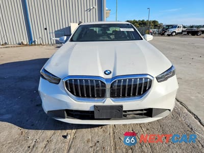 Piąte zdjęcie samochodu w środku: 2025 BMW 530 XI VIN:WBA53FJ0XSCT29723 - miniatura