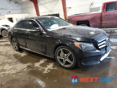 Czwarte zdjęcie samochodu z boku: 2015 MERCEDES-BENZ C 300 4MATIC VIN:55SWF4KBXFU002572 - miniatura