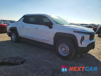 Czwarte zdjęcie samochodu z boku: 2024 CHEVROLET SILVERADO VIN:1GC10UED4RU202093 - miniatura