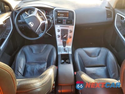 Zdjęcie 8 z 12 samochodu: 2011 VOLVO XC60 3.2 VIN:YV4952DL0B2200826 - miniatura