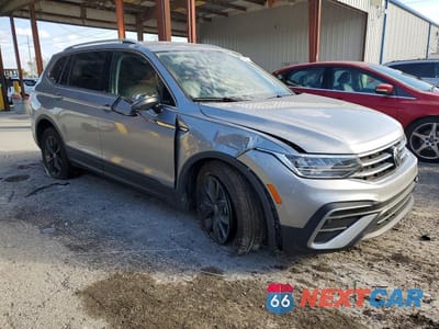Czwarte zdjęcie samochodu z boku: 2024 VOLKSWAGEN TIGUAN SE VIN:3VV3B7AX3RM191288 - miniatura