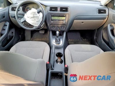 Zdjęcie 8 z 11 samochodu: 2011 VOLKSWAGEN JETTA BASE VIN:3VW2K7AJ5BM390688 - miniatura
