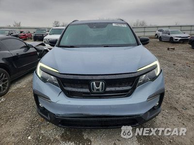 Piąte zdjęcie samochodu w środku: 2022 HONDA PILOT TRAILSPORT VIN:5FNYF6H83NB083351 - miniatura