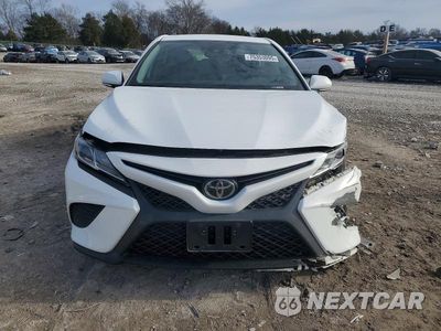 Piąte zdjęcie samochodu w środku: 2019 TOYOTA CAMRY L VIN:4T1B11HK9KU776961 - miniatura