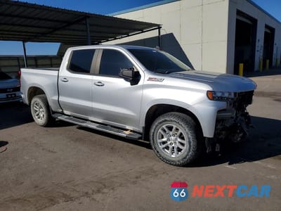 Czwarte zdjęcie samochodu z boku: 2020 CHEVROLET SILVERADO K1500 LT VIN:3GCUYDET2LG287149 - miniatura