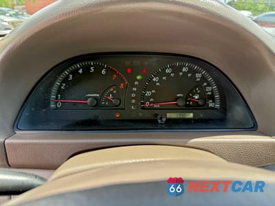 Zdjęcie 8 z 13 samochodu: 2002 TOYOTA CAMRY LE VIN:4T1BE32K52U027812 - miniatura