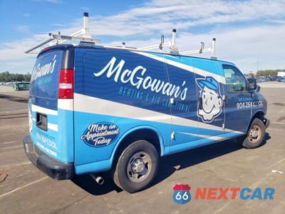 Trzecie zdjęcie samochodu z tyłu: 2023 CHEVROLET EXPRESS 2500 UTILITY / SERVICE VAN VIN:1GCWGAFP4P1192625 - miniatura