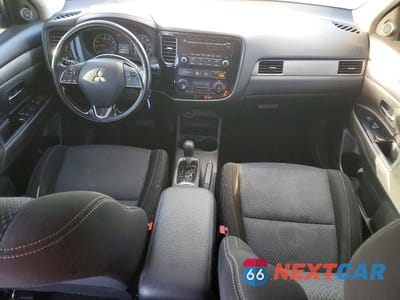 Zdjęcie 8 z 13 samochodu: 2016 MITSUBISHI OUTLANDER ES VIN:JA4AD2A39GZ008319 - miniatura