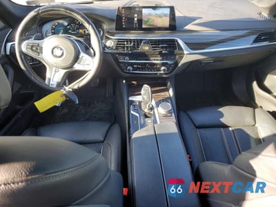 Zdjęcie 8 z 12 samochodu: 2019 BMW M550XI VIN:WBAJB9C55KB464948 - miniatura