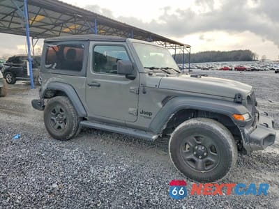 Czwarte zdjęcie samochodu z boku: 2021 JEEP WRANGLER SPORT VIN:1C4HJXAG7MW691325 - miniatura
