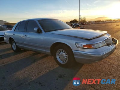 Czwarte zdjęcie samochodu z boku: 1996 MERCURY MARQUIS VIN:2MELM75W6TX704294 - miniatura